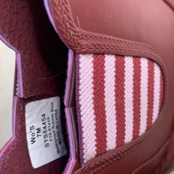 Sperry
Syren Cove Rubberized Chelsea Boot - Picture 8 of 11